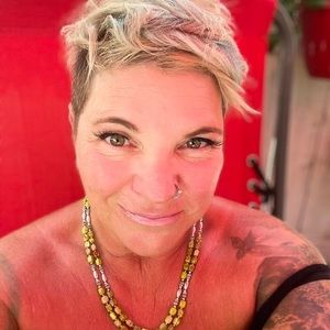 Meet your Posher, Malou